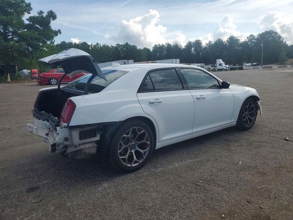 2018 CHRYSLER 300