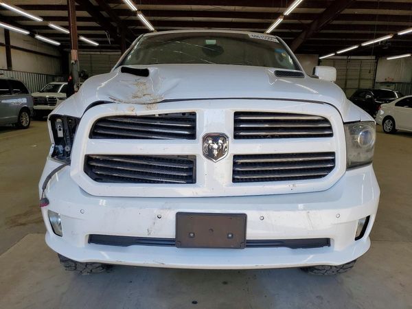 2015 RAM 1500 Sport