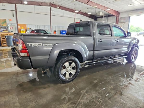 2015 TOYOTA TACOMA Delux Grade