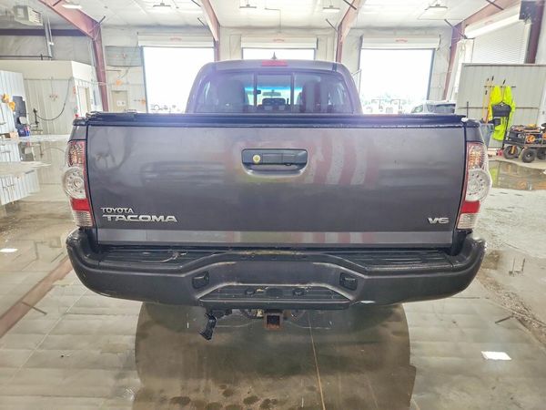 2015 TOYOTA TACOMA Delux Grade