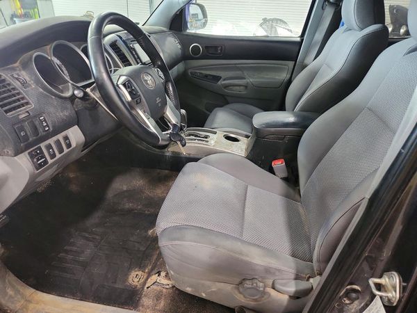 2015 TOYOTA TACOMA Delux Grade