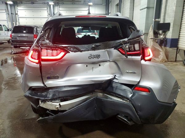 2019 JEEP CHEROKEE LATITUDE 4X4