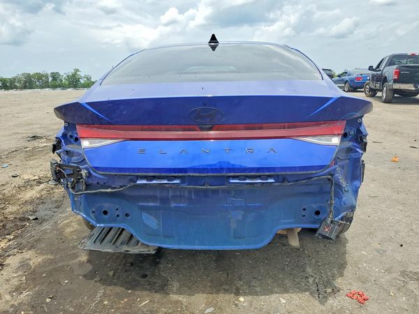 2024 HYUNDAI ELANTRA SE