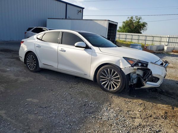 2017 KIA CADENZA