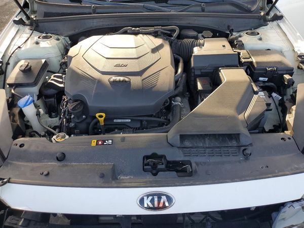 2017 KIA CADENZA