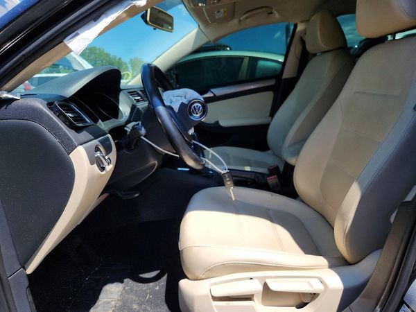 2017 VOLKSWAGEN JETTA SE