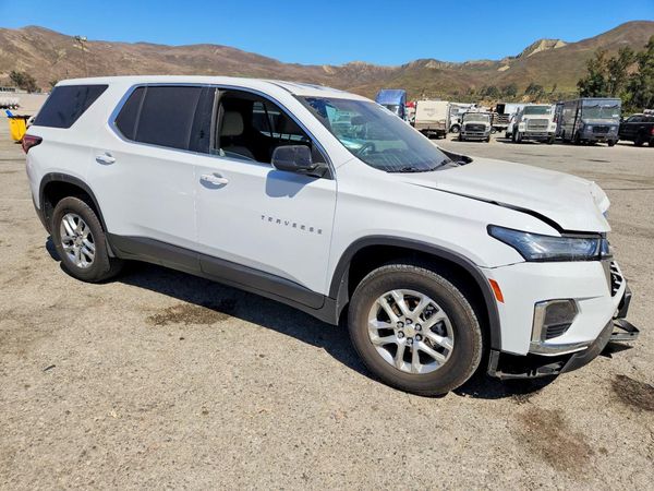2022 CHEVROLET TRAVERSE LS — Passenger 3/4