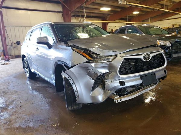 2022 TOYOTA HIGHLANDER