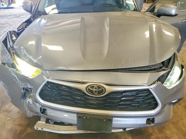 2022 TOYOTA HIGHLANDER