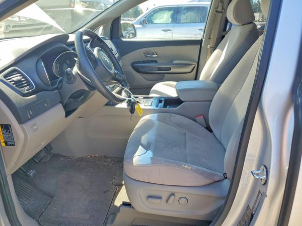 2017 KIA SEDONA LX