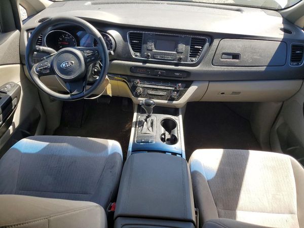 2017 KIA SEDONA LX