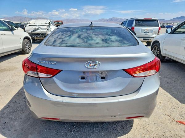 2013 HYUNDAI ELANTRA