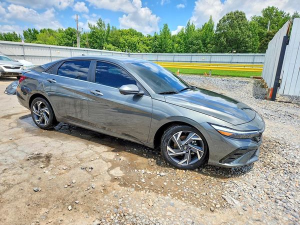2024 HYUNDAI ELANTRA Limited
