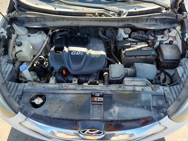 2014 HYUNDAI TUCSON GLS (Middle Level) — Engine bay
