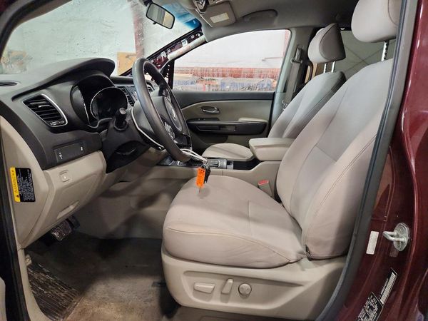 2016 KIA SEDONA