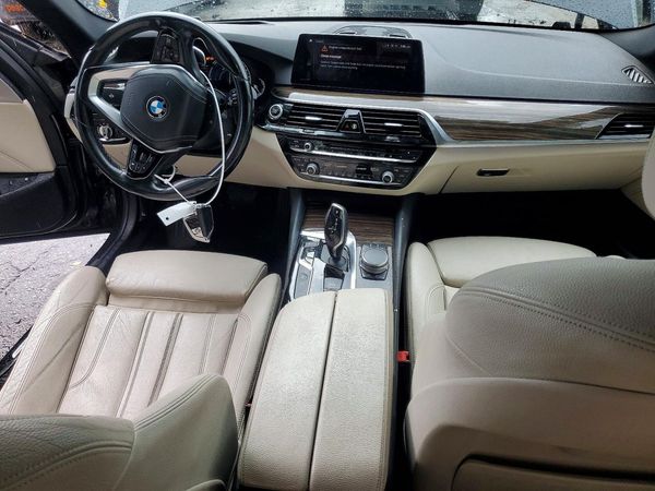 2018 BMW 530E