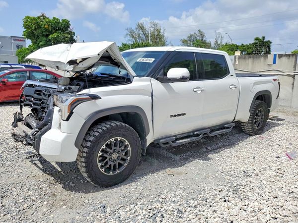 2022 TOYOTA TUNDRA SR5