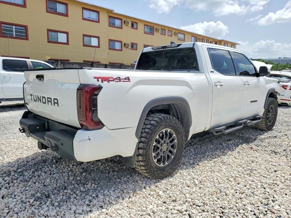 2022 TOYOTA TUNDRA SR5