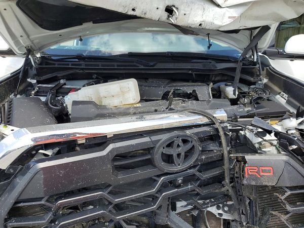 2022 TOYOTA TUNDRA SR5