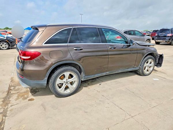 2017 MERCEDES-BENZ GLC
