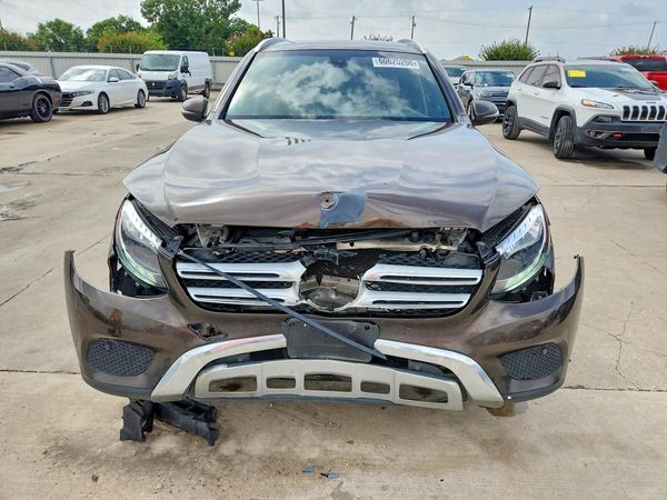 2017 MERCEDES-BENZ GLC