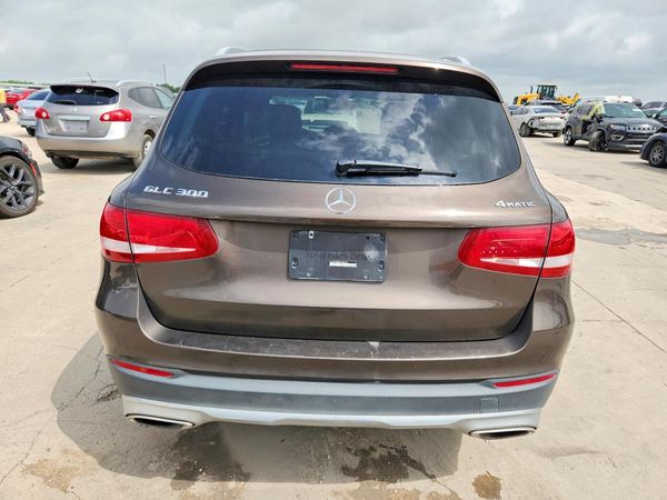 2017 MERCEDES-BENZ GLC