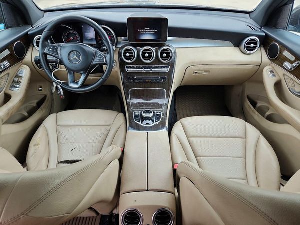 2017 MERCEDES-BENZ GLC