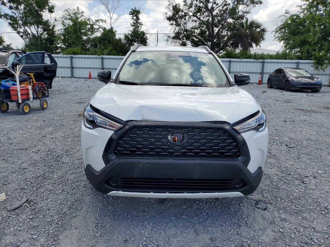 2025 TOYOTA COROLLA CROSS LE