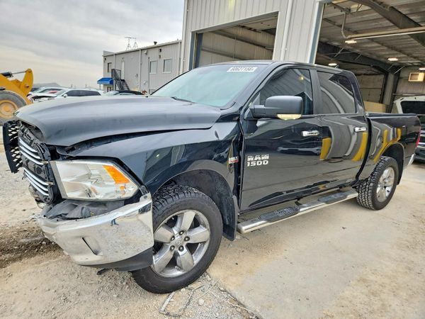 2016 RAM 1500 SLT CREW CAB 4X4