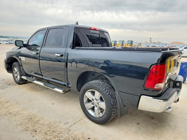2016 RAM 1500 SLT CREW CAB 4X4