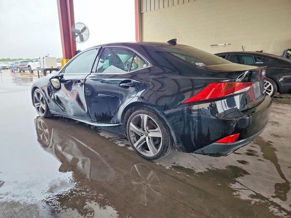 2018 LEXUS IS 300