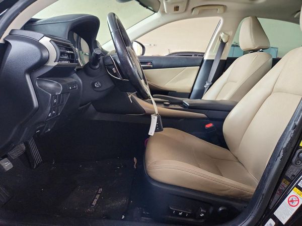 2018 LEXUS IS 300
