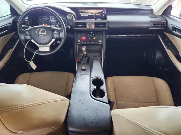 2018 LEXUS IS 300