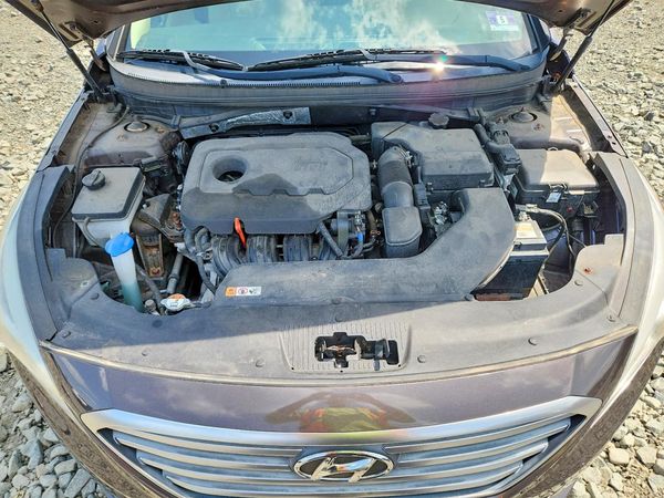 2017 HYUNDAI SONATA SE, Eco — Engine bay