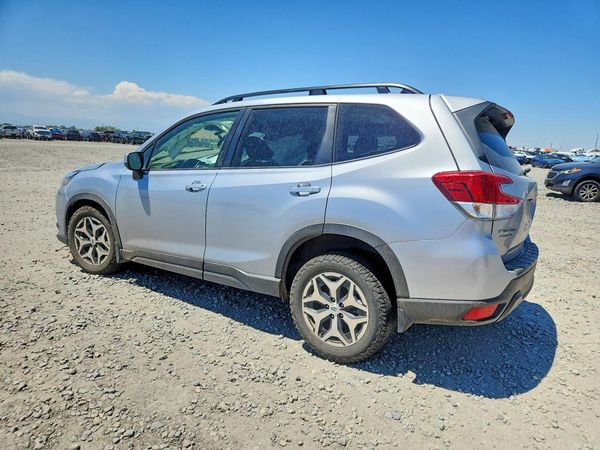 2022 SUBARU FORESTER