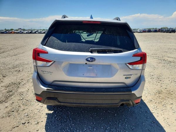 2022 SUBARU FORESTER
