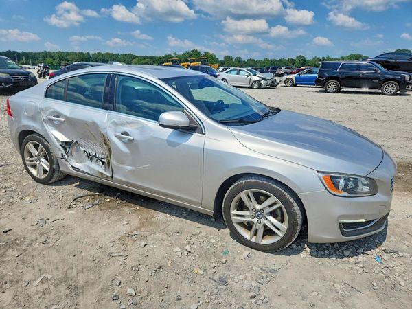 2015 VOLVO S60