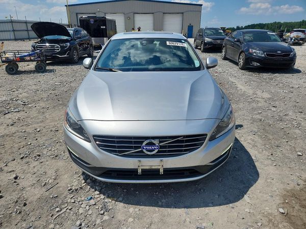 2015 VOLVO S60