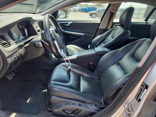 2015 VOLVO S60