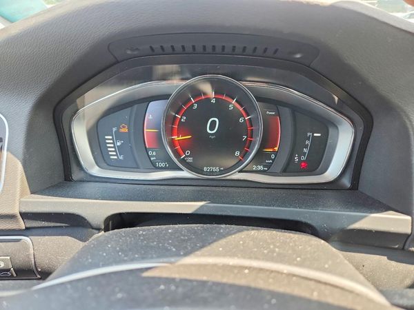 2015 VOLVO S60