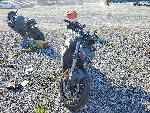 2024 DUCATI STREETFIGHTER