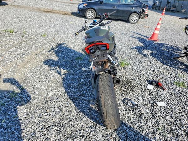 2024 DUCATI STREETFIGHTER