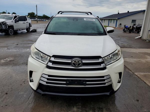 2017 TOYOTA HIGHLANDER SE/XLE