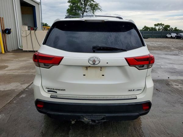 2017 TOYOTA HIGHLANDER SE/XLE