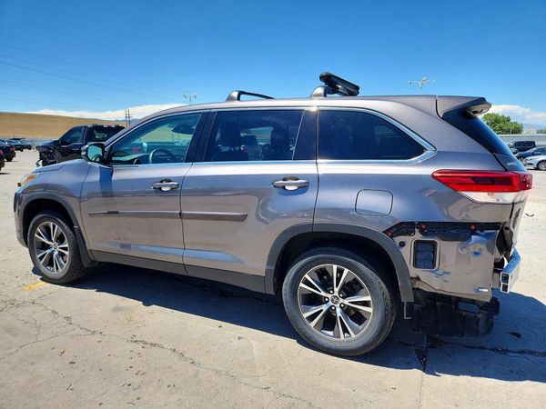 2019 TOYOTA HIGHLANDER LE/LE Plus