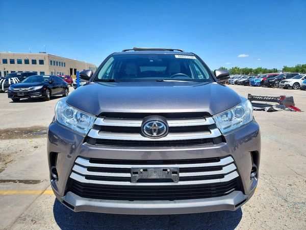 2019 TOYOTA HIGHLANDER LE/LE Plus