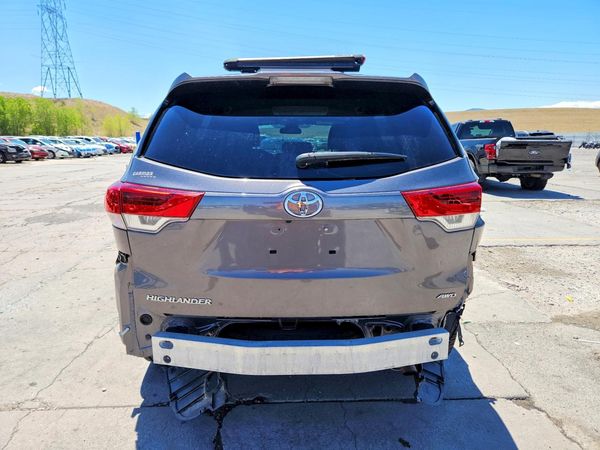 2019 TOYOTA HIGHLANDER LE/LE Plus