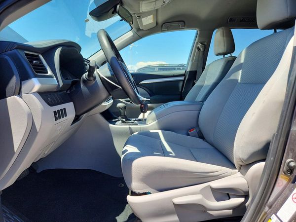2019 TOYOTA HIGHLANDER LE/LE Plus