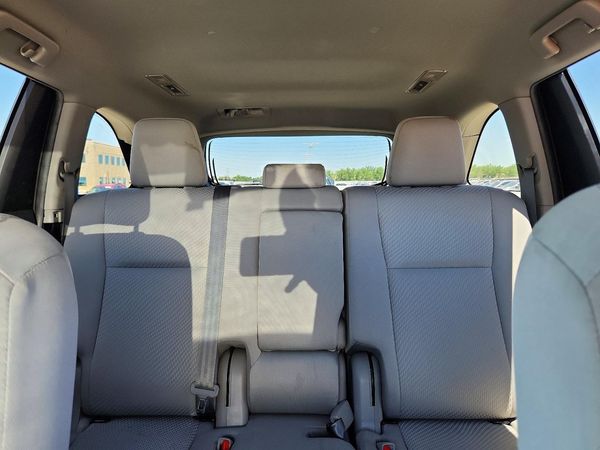 2019 TOYOTA HIGHLANDER LE/LE Plus