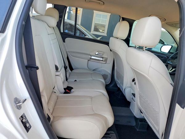 2022 MERCEDES-BENZ GLB GLB250